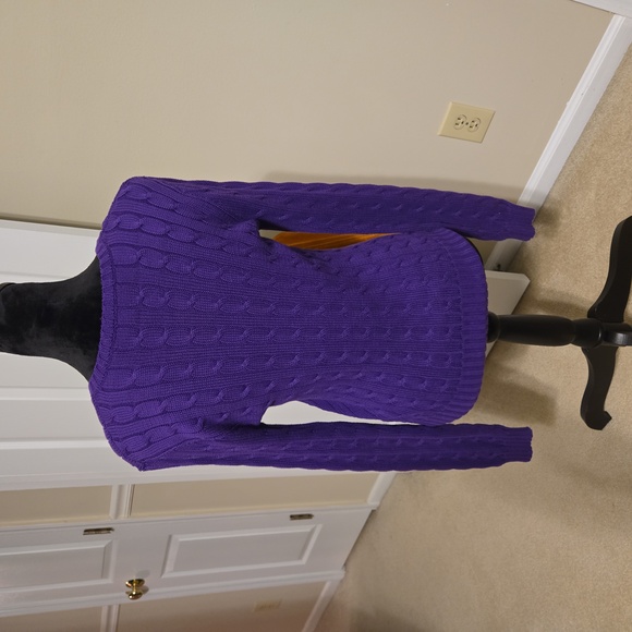 Ralph Lauren Polo V neck sweater, size medium, purple - Picture 7 of 7